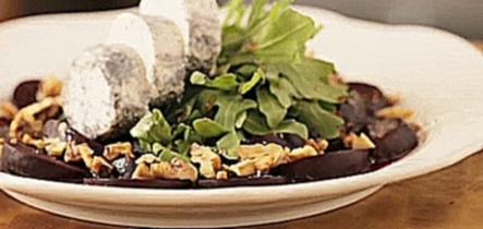 Салат со cвеклой и козьим сыром 
