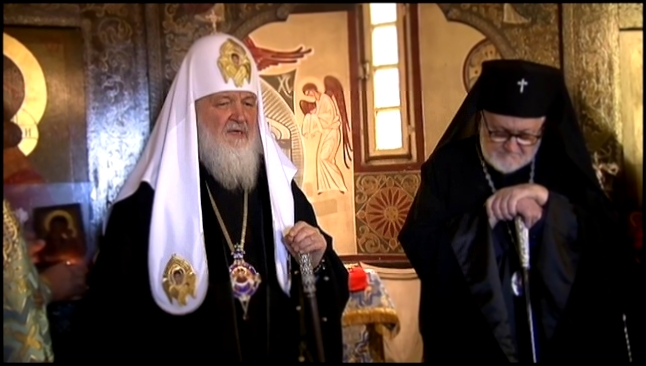 Видеоклип Патриарх Кирилл посетил Успенский храм при кладбище Сен-Женевьев-де-Буа