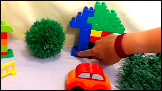 Видеоклип Машинка учит цифры в городе Лего. Цифра 1 (единица).