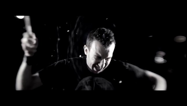 Видеоклип  War of Change- Thousand Foot Krutch. В лучших традициях Linkin Park!
