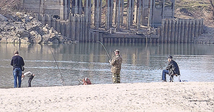 Видеоклип Рыбалка в реке Кубань март 2015 года